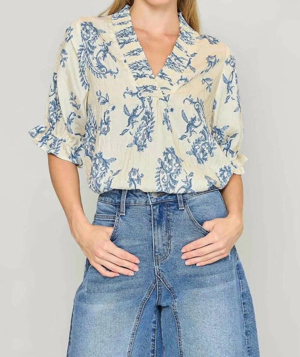 NEW UMGEE paisley print v-neck top in blue mix